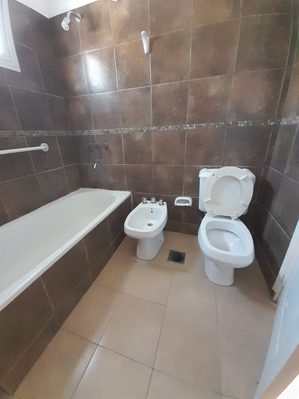 WhatsApp Image 2025-10-16 at 14.10.49 (2)