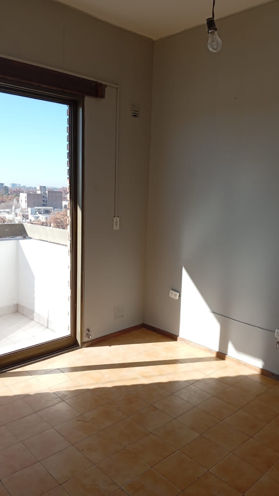 WhatsApp Image 2025-10-16 at 14.21.21 (2)