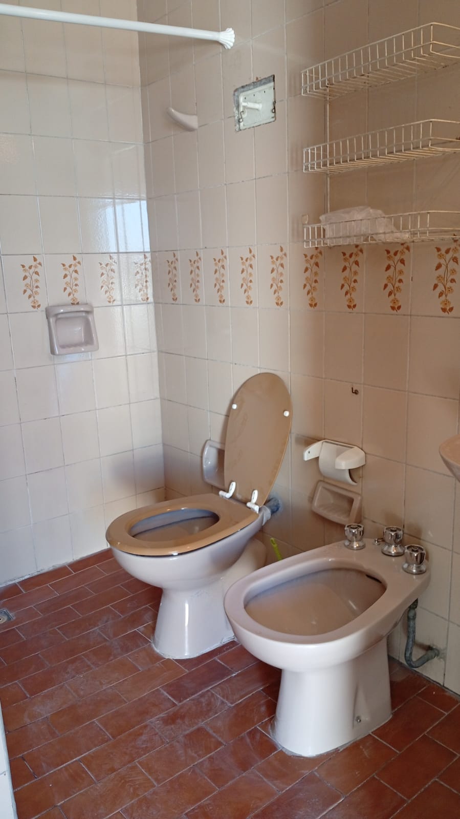 WhatsApp Image 2025-10-16 at 14.21.22 (2)